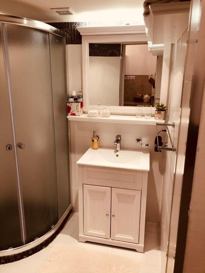 Tomas Gold Apartment