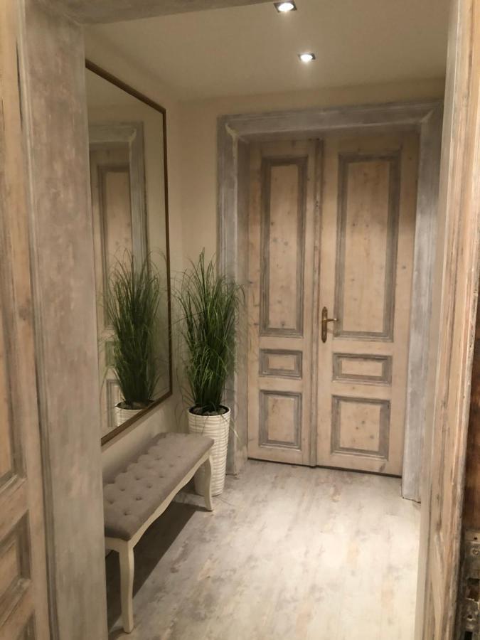 Tomas Gold Apartment